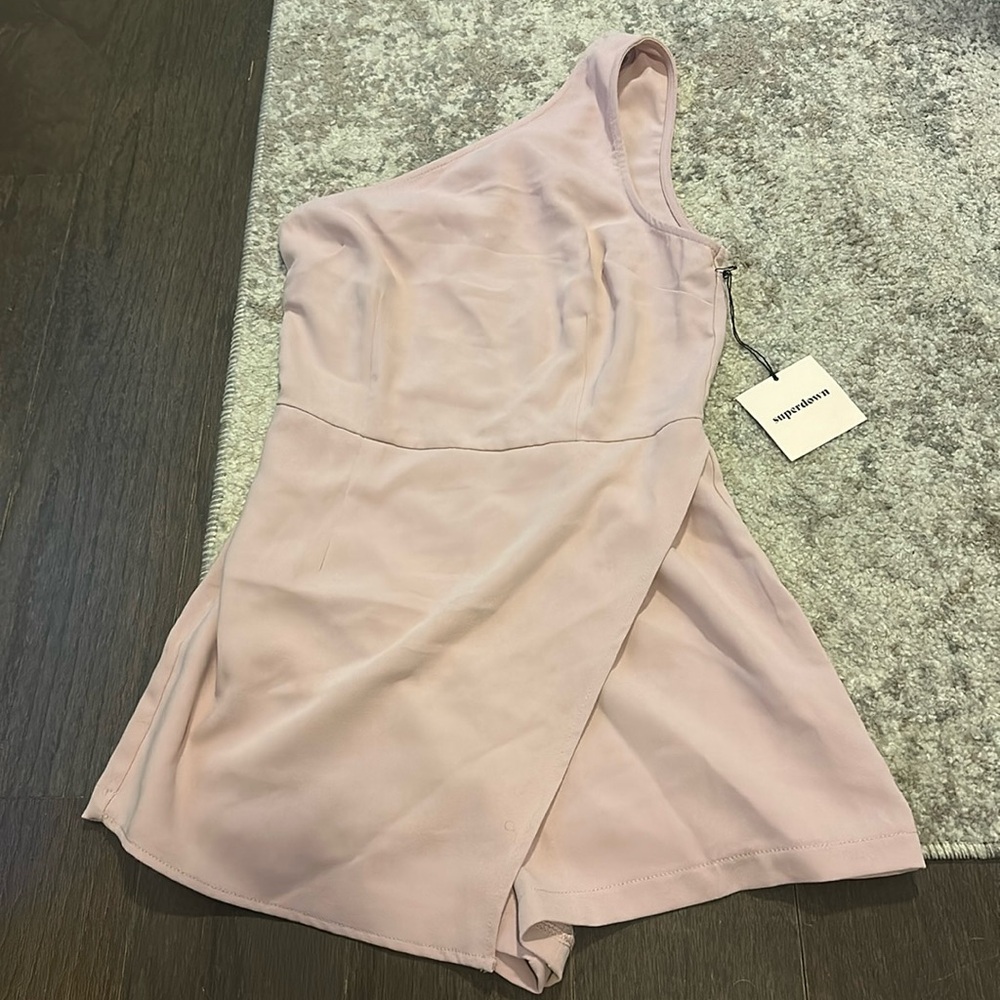Superdown Alexa One shoulder romper pink size XS NWT